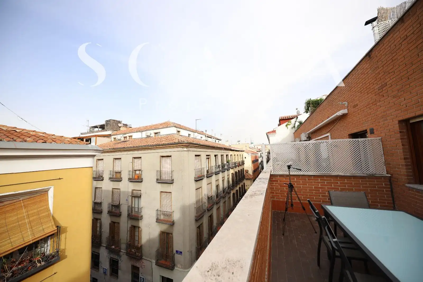 Dachboden zur Miete in Espiritu Santo, Universidad - Malasaña