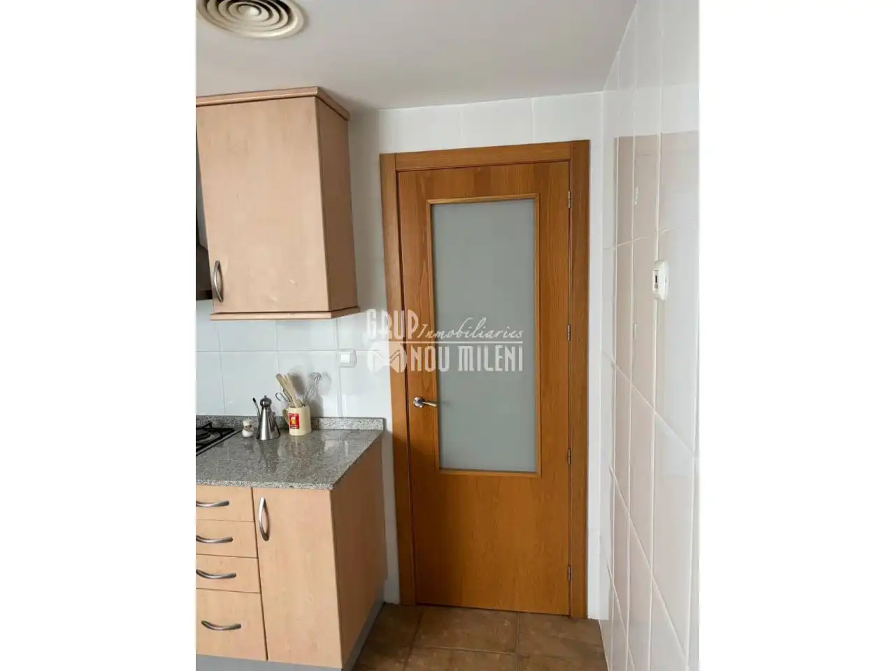 Küche von Wohnung zur Miete in Catarroja mit Klimaanlage, Abstellraum und Balkon