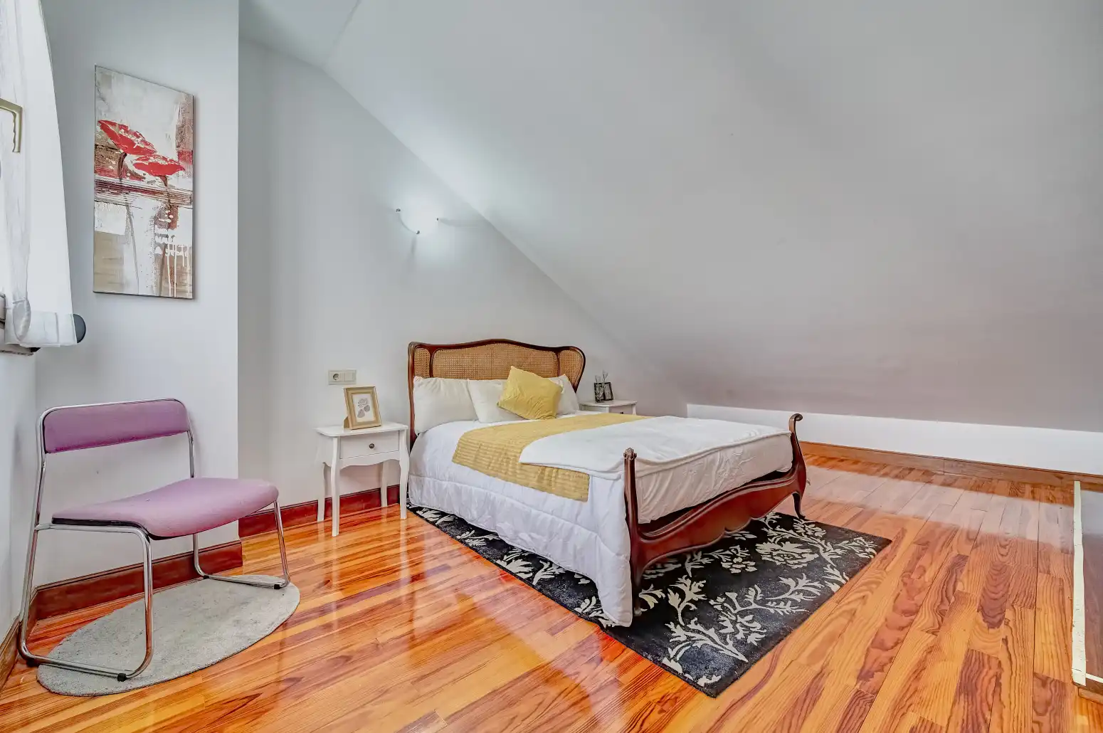Habitación de Ático en venta en  Pamplona / Iruña con Calefacción, Parquet y Balcón