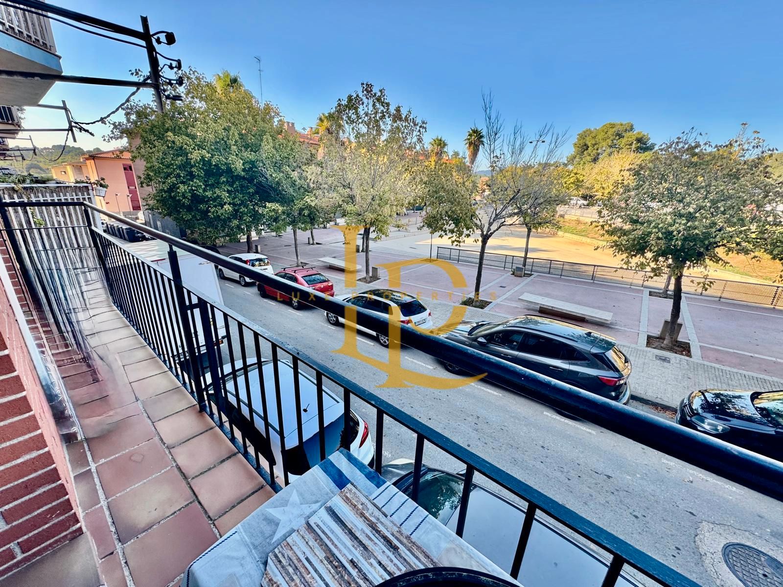 Exterior view of Flat for sale in Rubí  with Air Conditioner, Heating and Parquet flooring