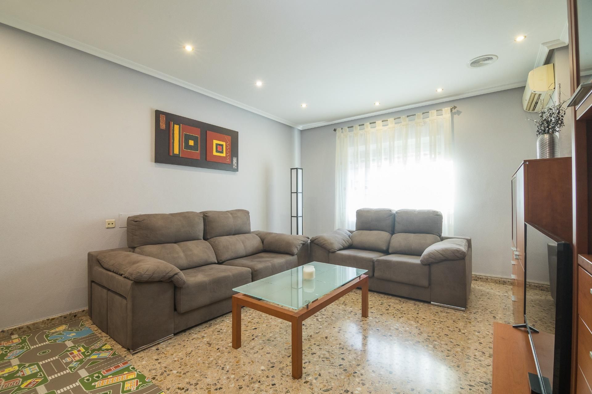 Sala d'estar de Pis en venda en Elche / Elx amb Aire condicionat, Traster i Balcó