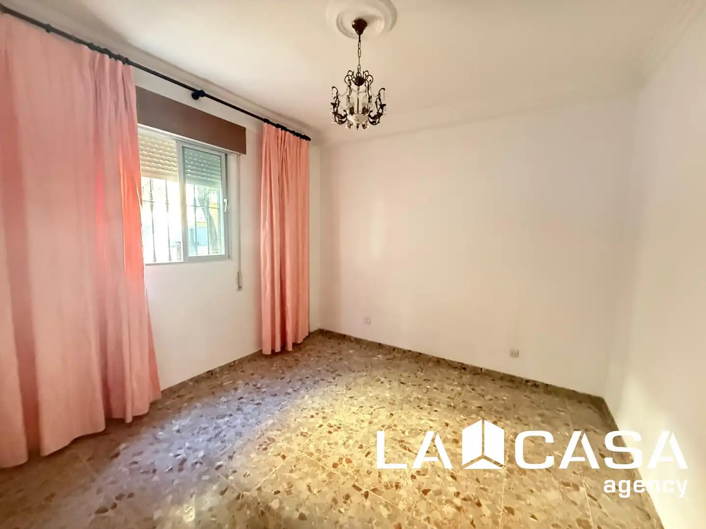 Bedroom of Flat for sale in Dos Hermanas