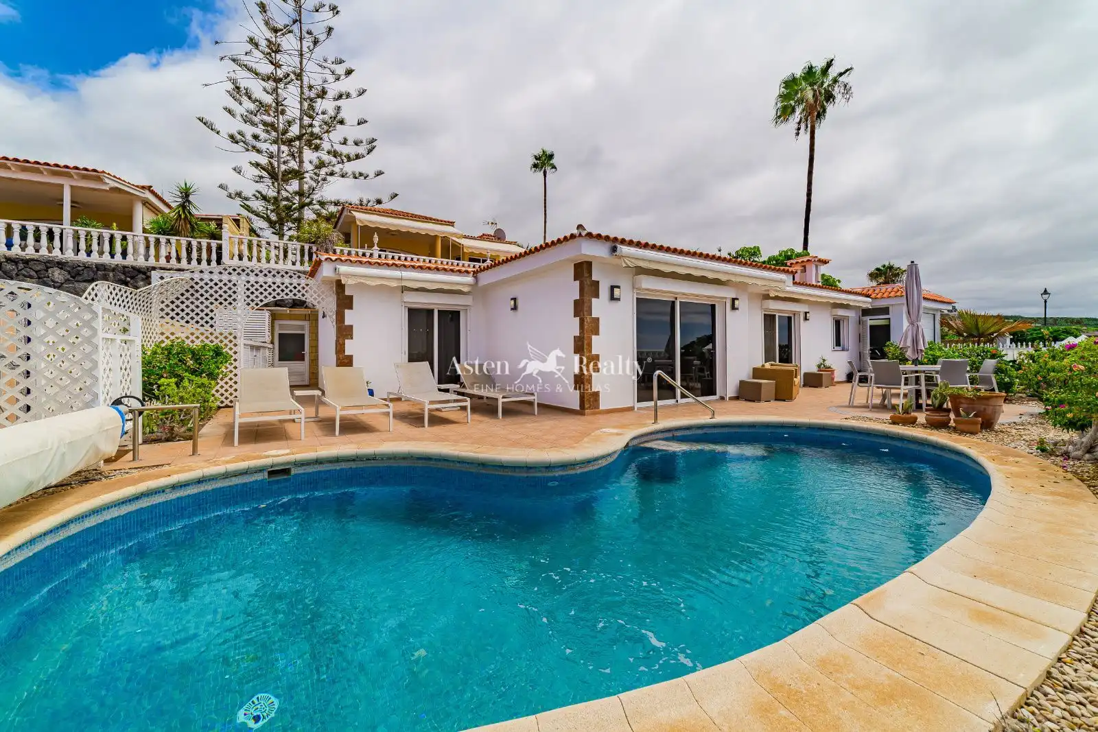 Vista exterior de Casa o chalet en venta en Santiago del Teide con Terraza, Piscina y Amueblado