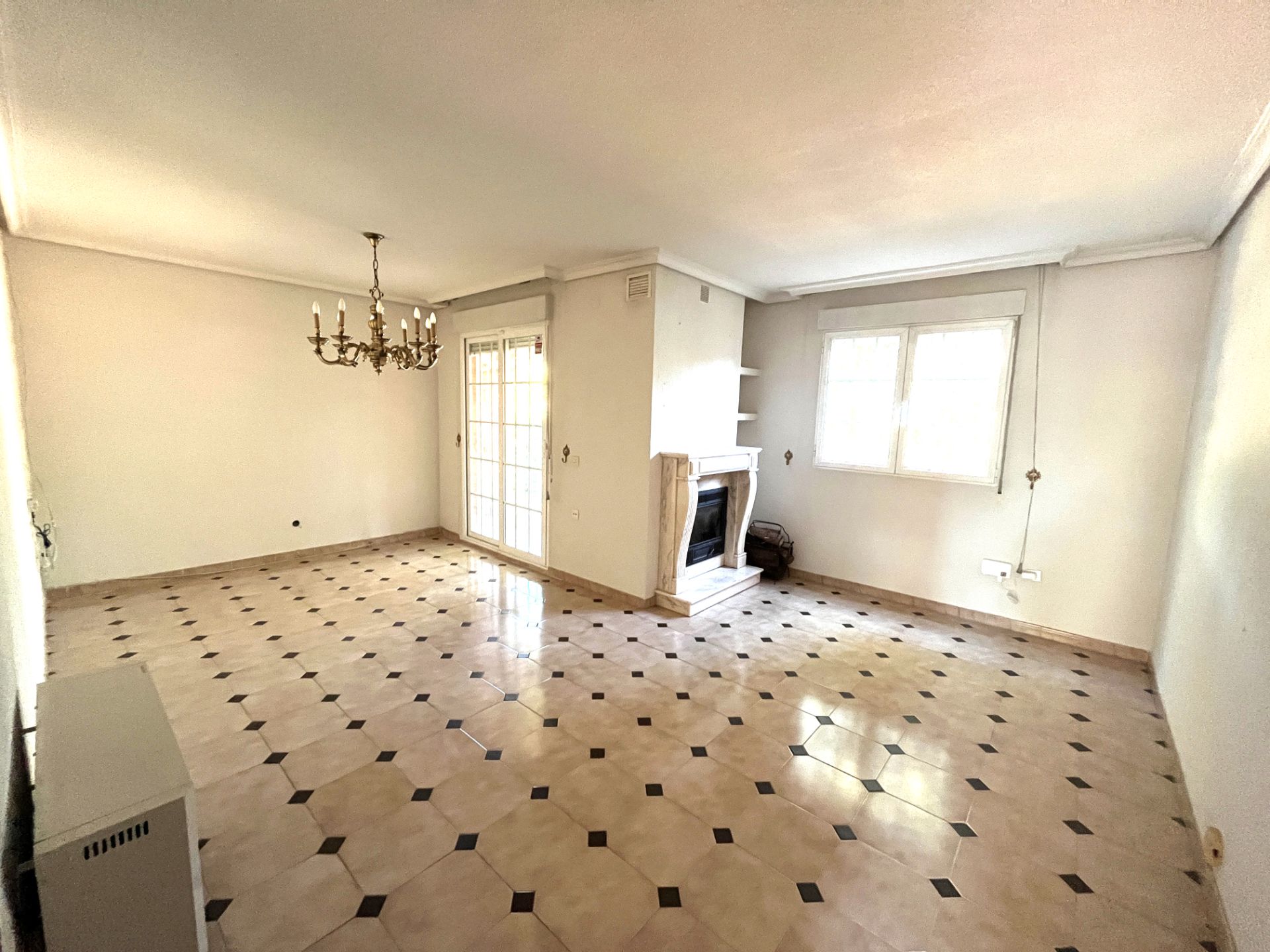Living room of House or chalet for sale in Villanueva de la Cañada  with Air Conditioner, Heating and Private garden