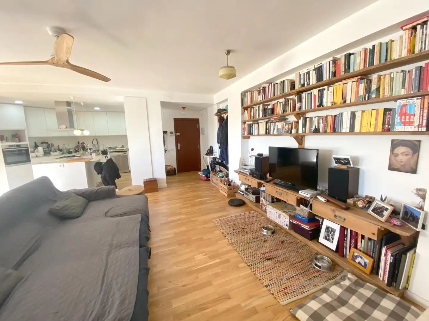 Wohnzimmer von Wohnung zur Miete in Barcelona mit Heizung, Parkett und Möbliert