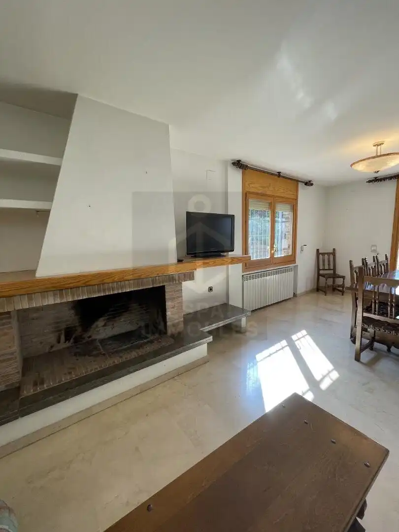 Sala d'estar de Casa o xalet en venda en Castellnou de Bages