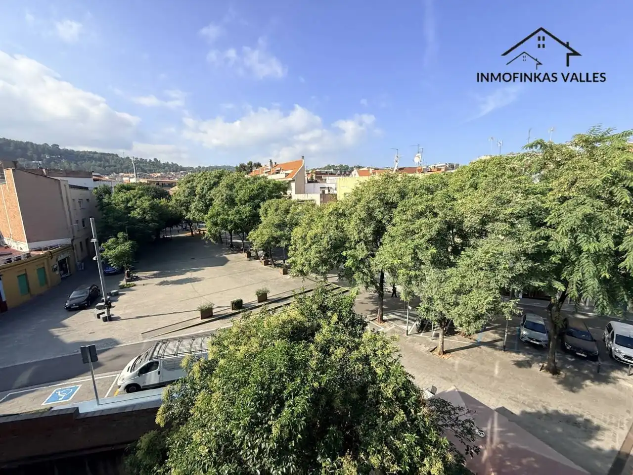 Exterior view of Flat for sale in Sant Andreu de la Barca, Barcelona