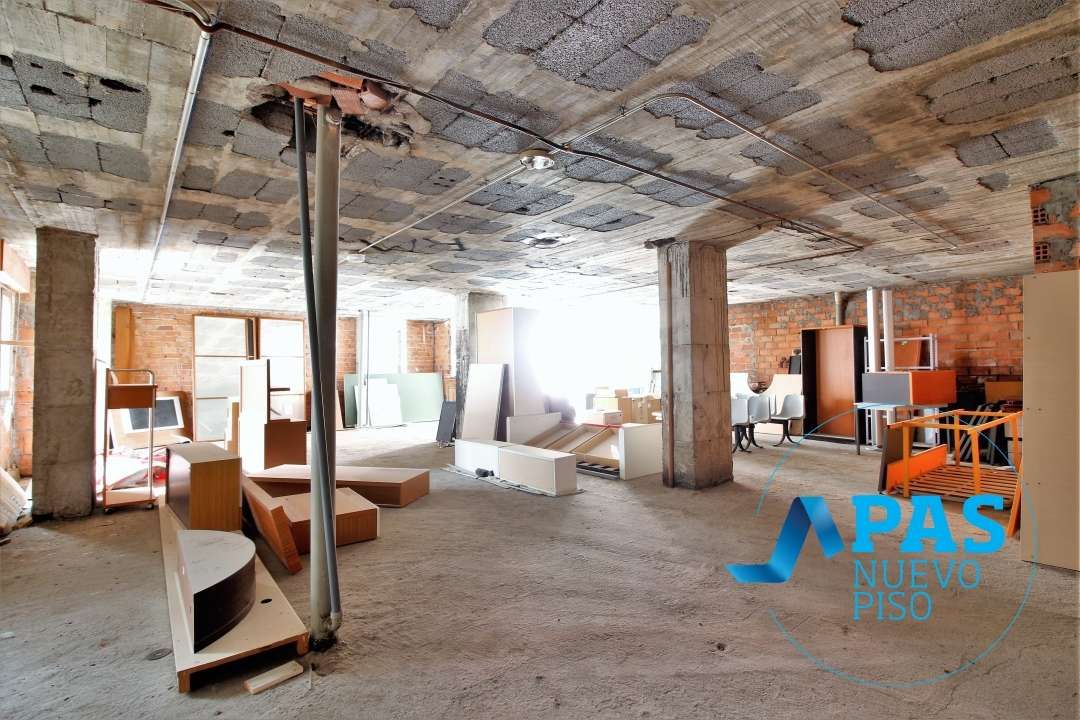 Local en venda en Santander