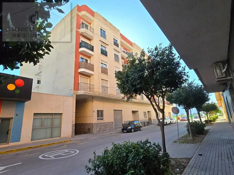 Pis amb terrassa en venda a Avenida de la Libertad 48
