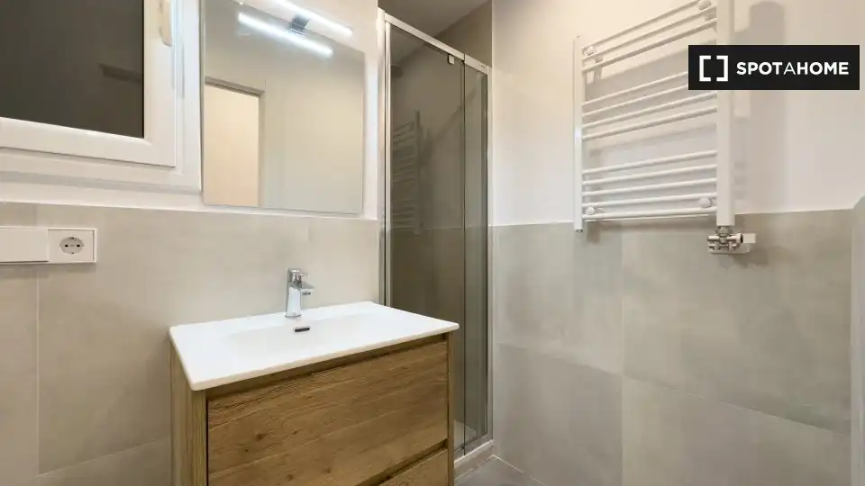 Baño de Apartamento para compartir en Barcelona con Aire acondicionado, Calefacción y Terraza