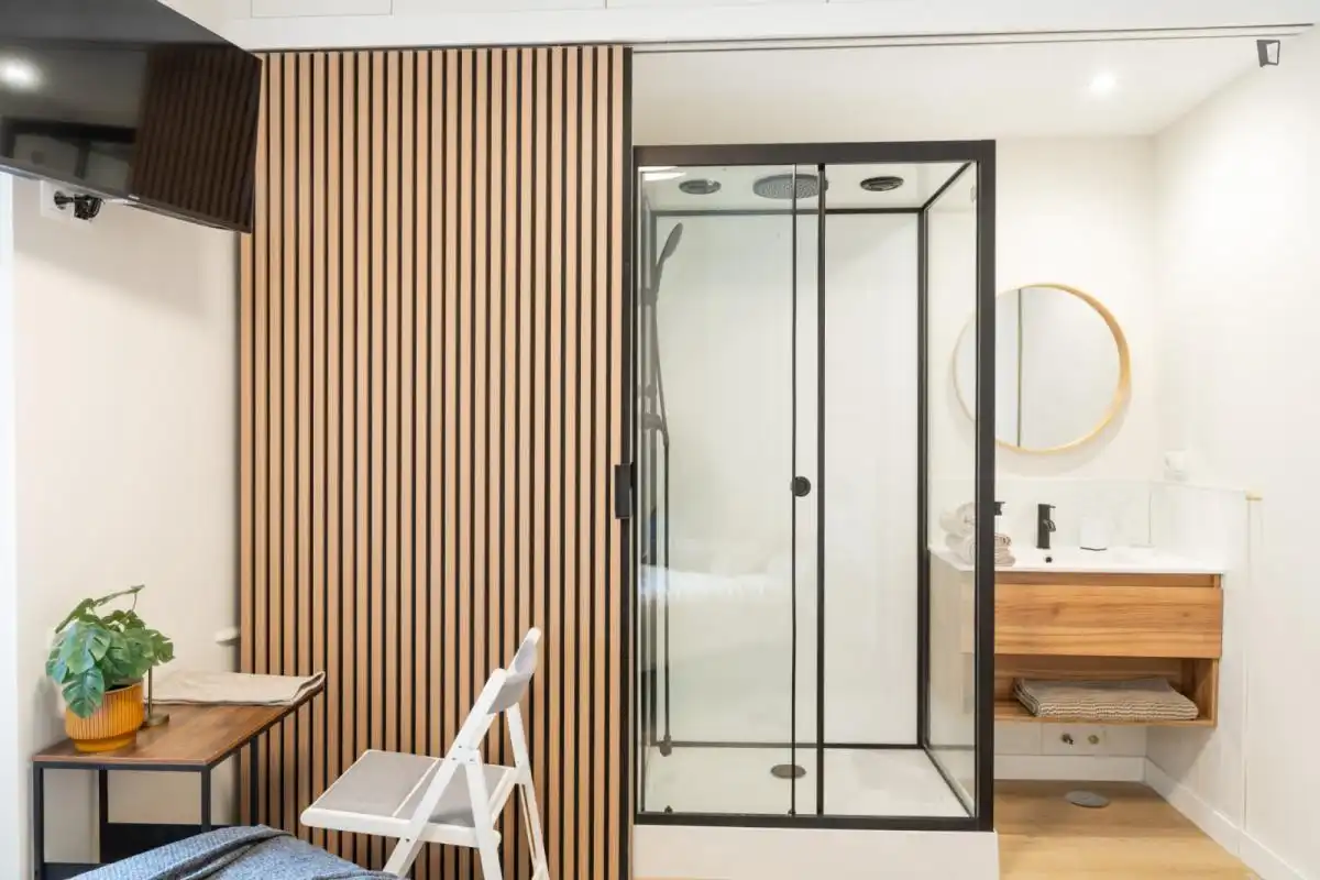 Baño de Apartamento para compartir en Madrid con Calefacción, Amueblado y Horno