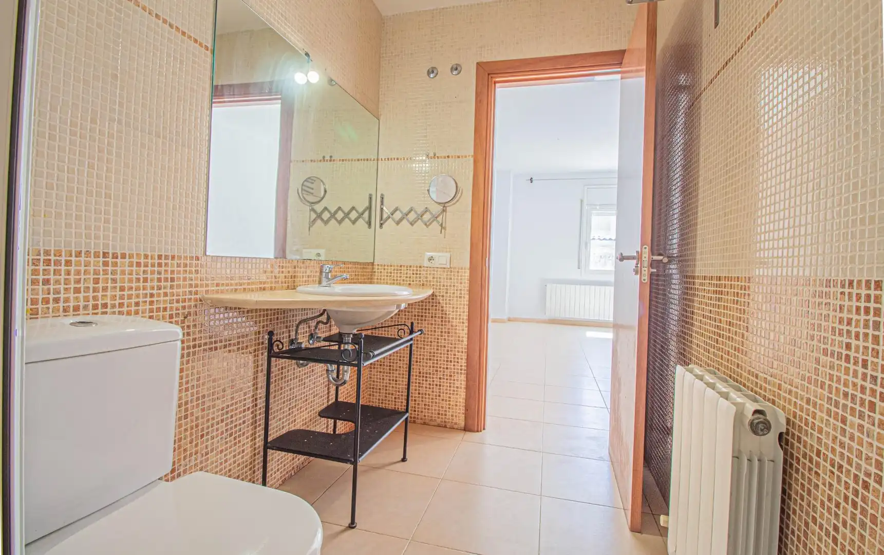 Badezimmer von Erdgeschoss zum Verkauf in Figueres mit Heizung