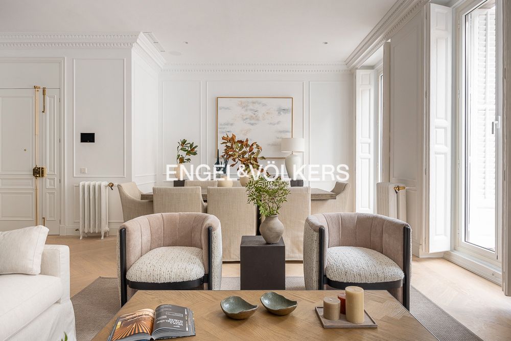 Sala d'estar de Apartament en venda en  Madrid Capital amb Aire condicionat, Calefacció i Traster