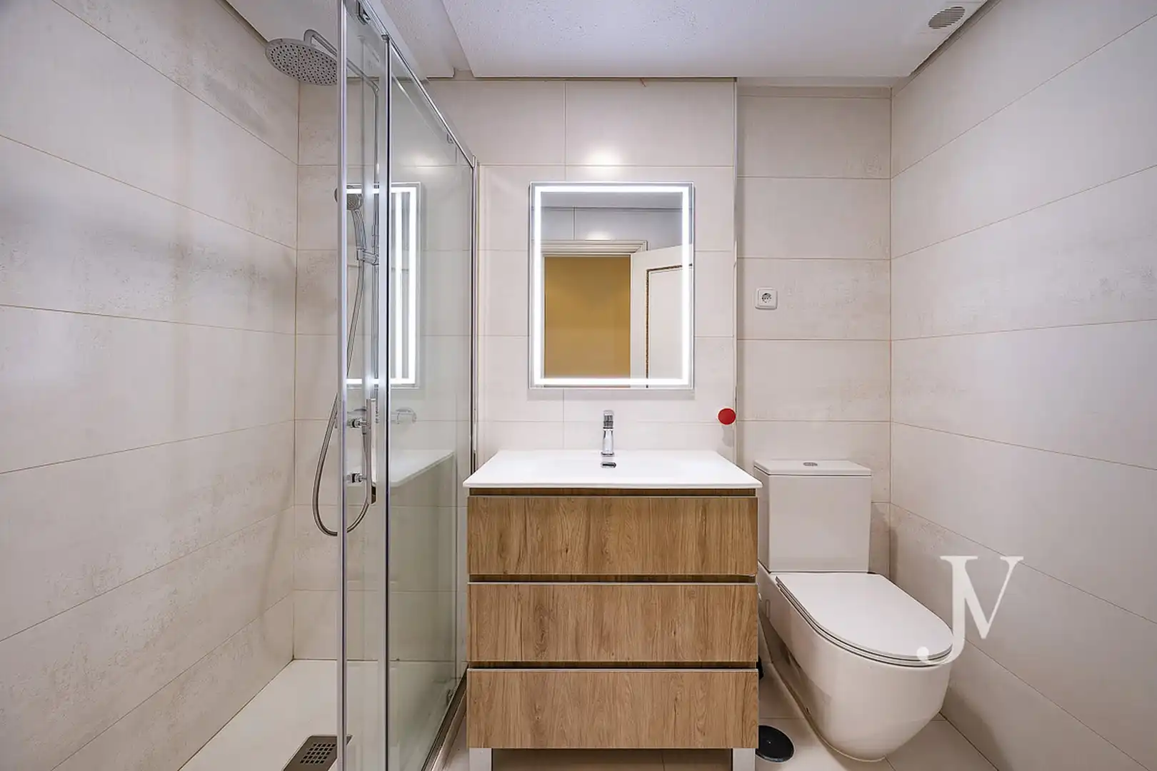 Baño de Piso en venta en  Madrid Capital con Aire acondicionado, Calefacción y Terraza
