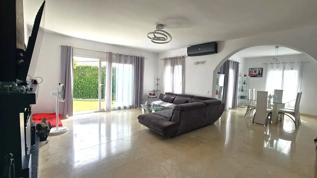 Sala de estar de Casa o chalet en venta en Sotogrande con Aire acondicionado, Jardín privado y Terraza