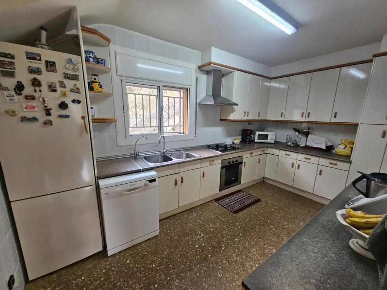 Cuina de Casa o xalet en venda en Rubí amb Aire condicionat, Calefacció i Jardí privat