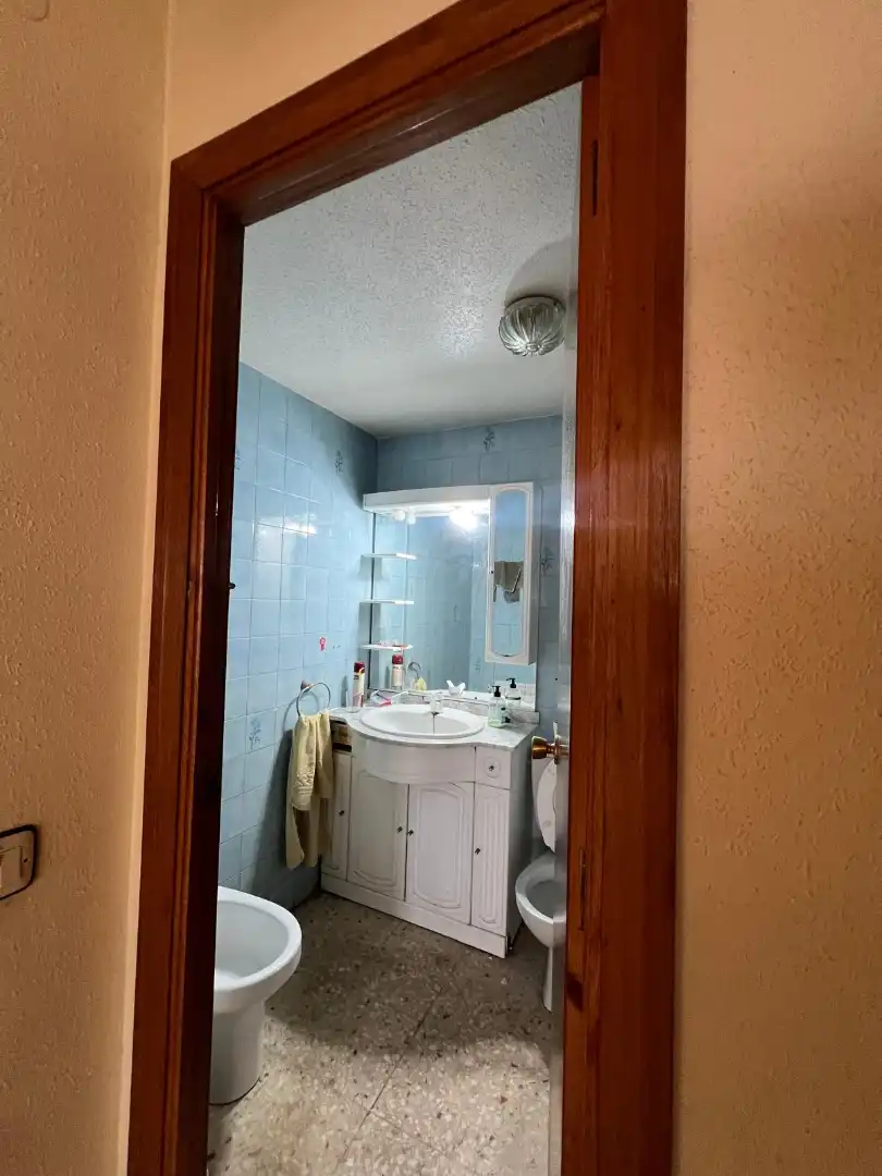 Baño de Piso en venta en Burgohondo con Calefacción y Amueblado