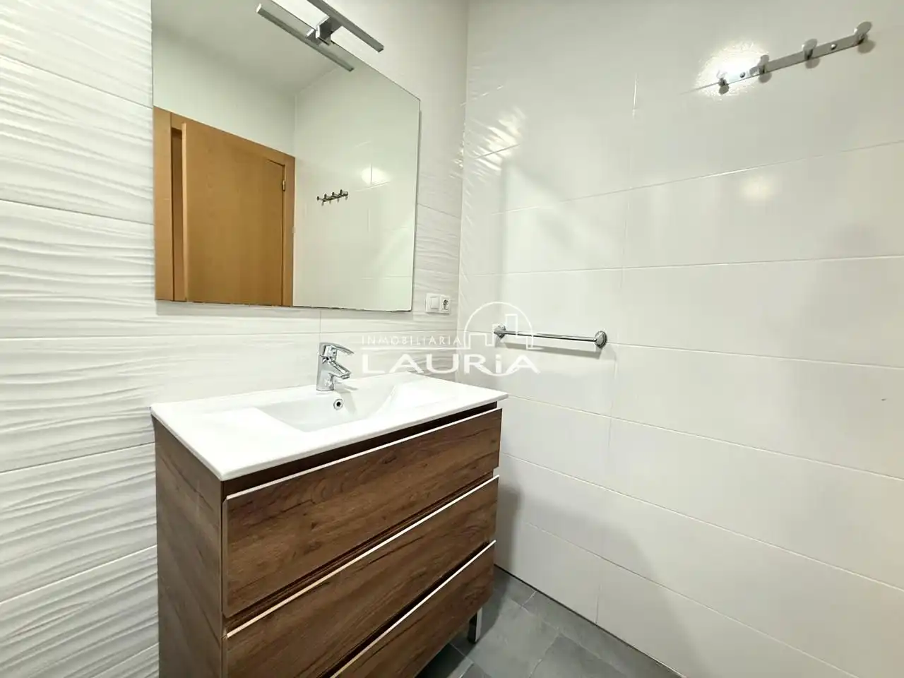 Bathroom of Flat for rent in Valencia  with Air Conditioner, Heating and Terrace