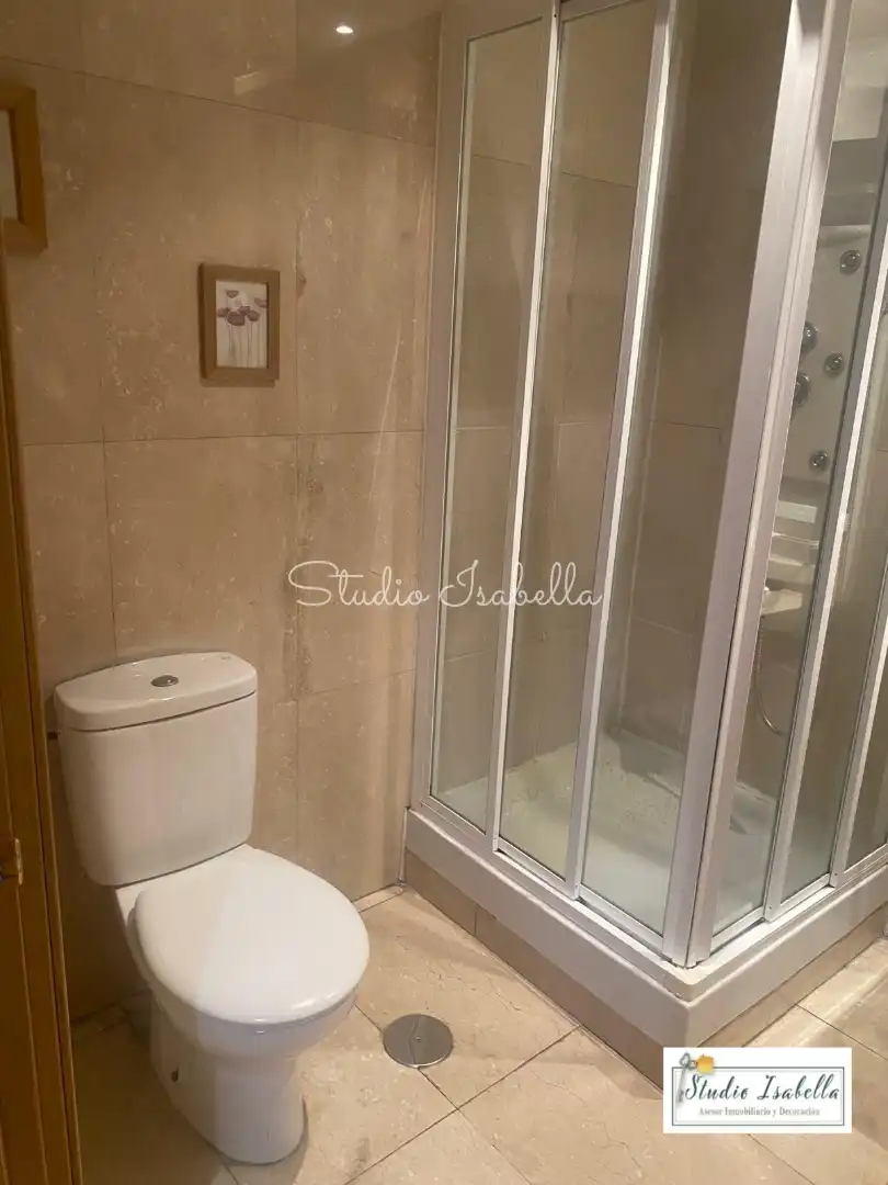 Baño de Dúplex de alquiler en Toledo con Aire acondicionado, Calefacción y Amueblado