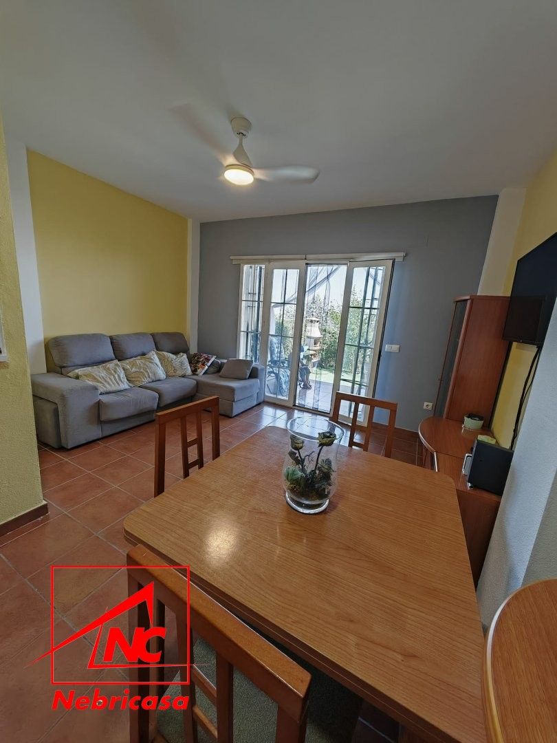 Living room of Flat for sale in Sanlúcar de Barrameda  with Terrace, Swimming Pool and Furnished
