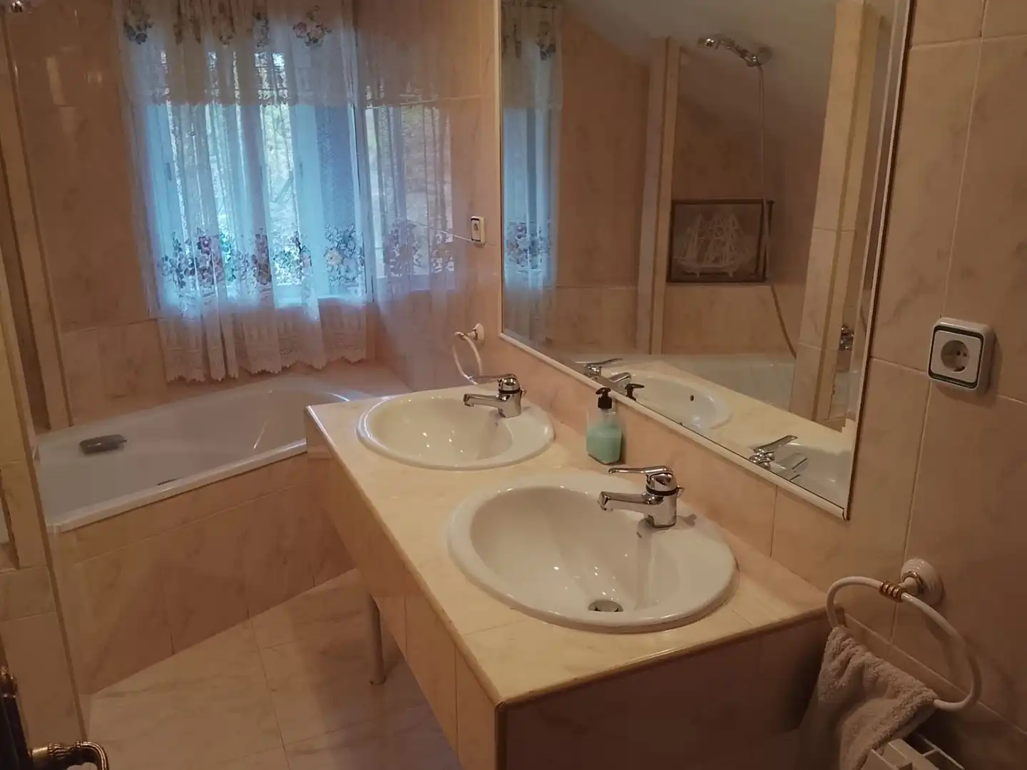 Badezimmer von Maisonette zum Verkauf in Valdemaqueda mit Heizung, Privatgarten und Terrasse