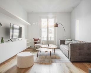 Sala d'estar de Dúplex en venda en  Madrid Capital amb Aire condicionat, Terrassa i Balcó