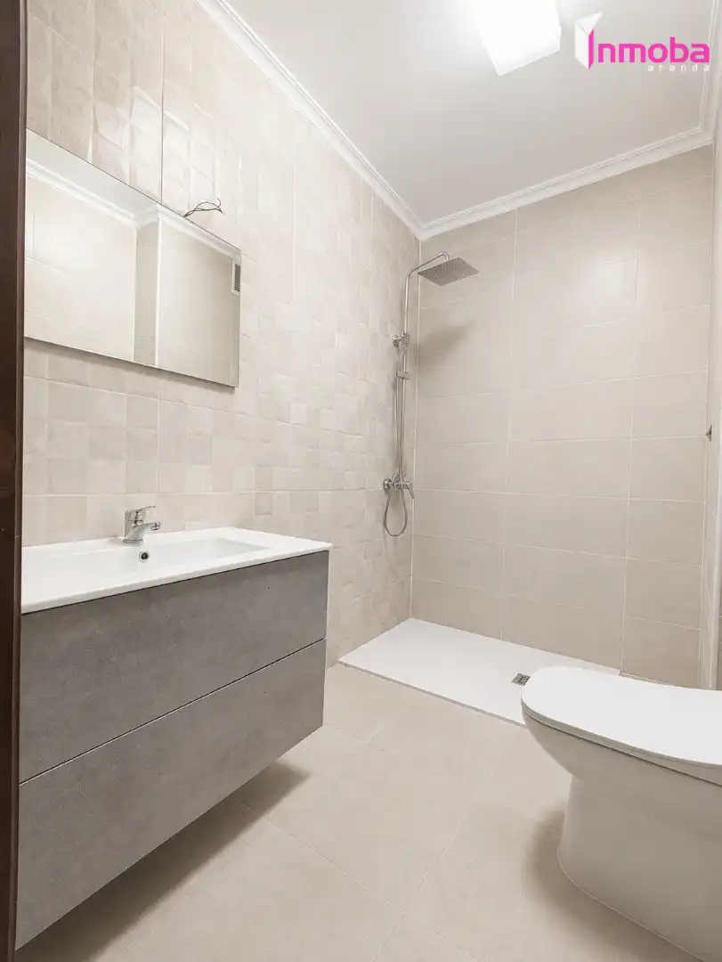 Baño de Piso en venta en Aranda de Duero con Calefacción, Parquet y Terraza