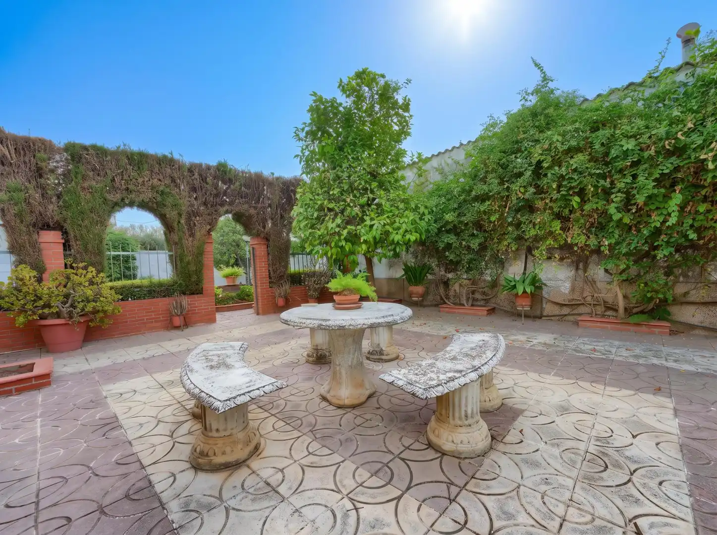 Terrassa de Casa o xalet en venda en Carmona amb Jardí privat, Terrassa i Piscina