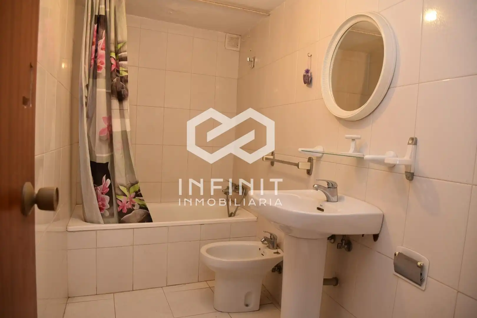 Bathroom of Houses for sale in Muduex  with Private garden, Storage room and Balcony