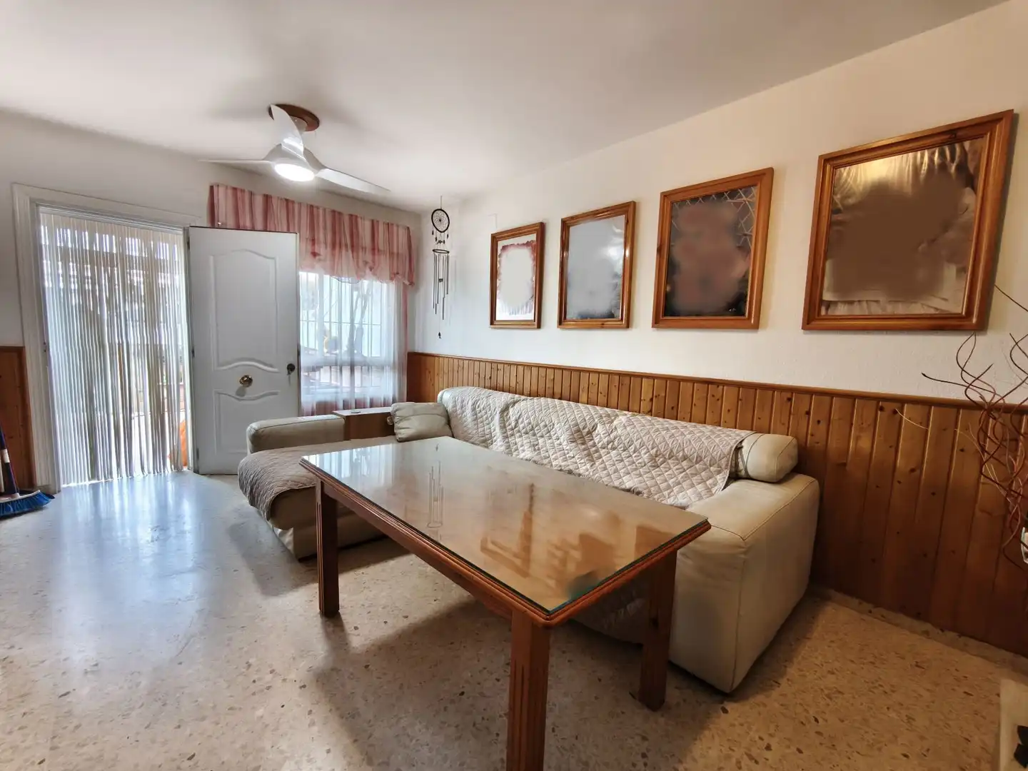 Sala de estar de Casa adosada en venta en El Portil con Aire acondicionado y Piscina comunitaria