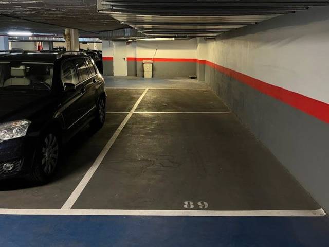 Garaje en Venta en Calle del Poeta Joan Maragall, 51 en Castillejos - Cuzco