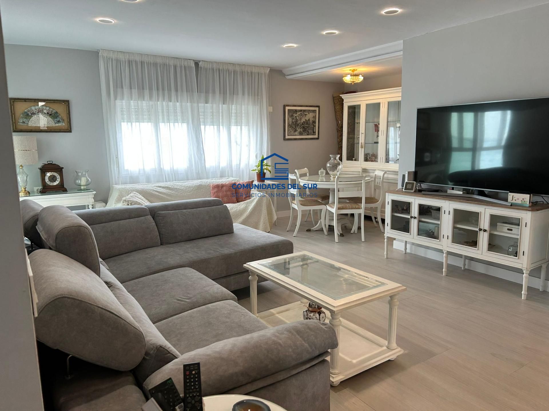 Sala de estar de Piso de alquiler en  Cádiz Capital
