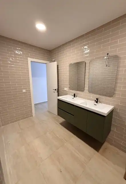 Bathroom of Houses for sale in Chiclana de la Frontera  with Terrace and Balcony