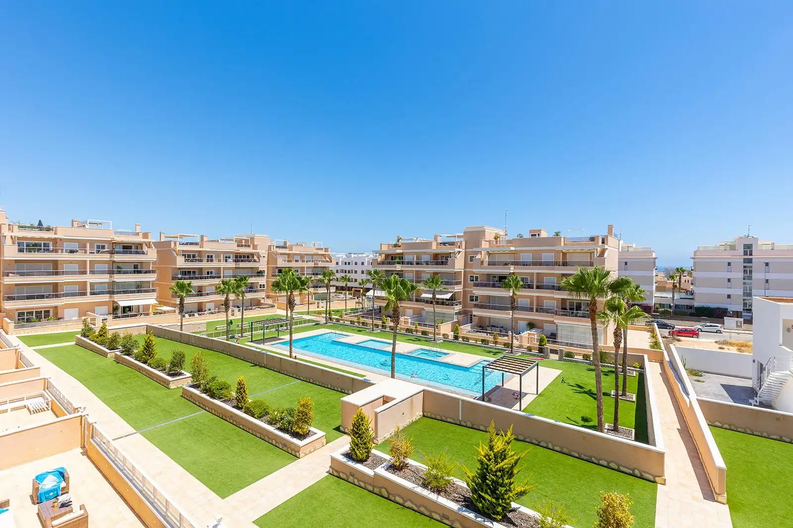 Apartment with terrace for sale in Calle CLAVO, imagen 2