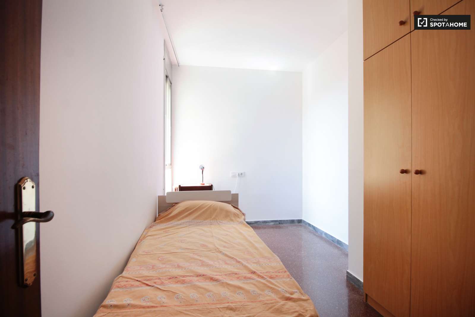 Flat to share in El Besós i el Maresme