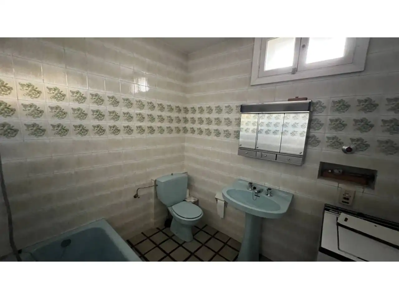 Bathroom of Flat for sale in Espinosa de los Monteros  with Storage room, Furnished and Balcony