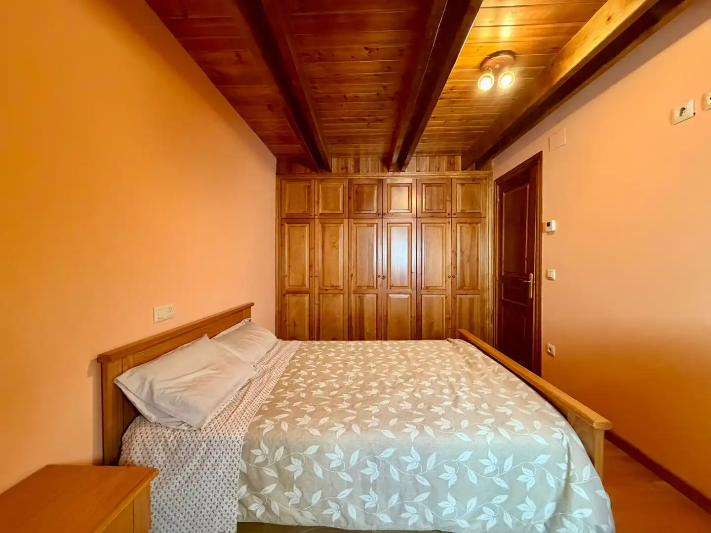 Dormitori de Casa adosada en venda en Vielha e Mijaran amb Calefacció, Parquet i Terrassa
