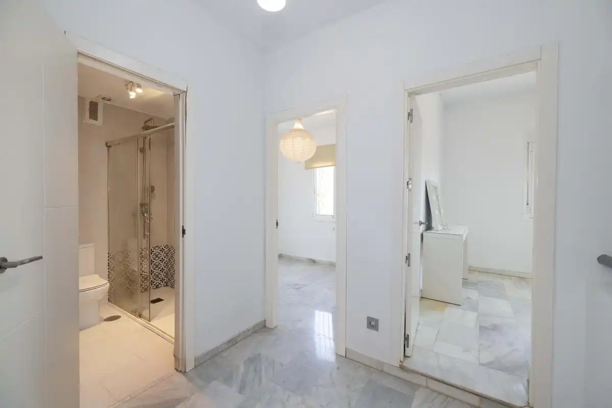 Baño de Casa adosada en venta en Valencina de la Concepción con Aire acondicionado, Calefacción y Terraza