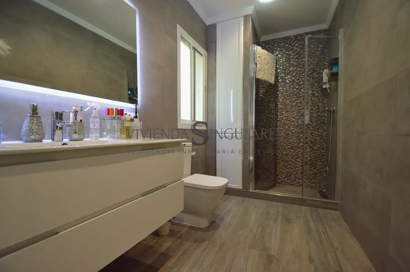 Baño de Casa adosada en venta en Sevilla con Aire acondicionado, Terraza y Trastero