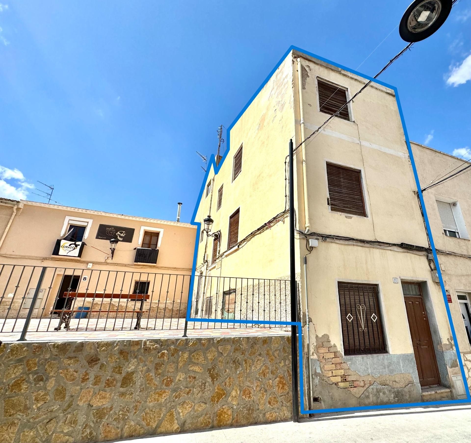 Vista exterior de Edifici en venda en Elda