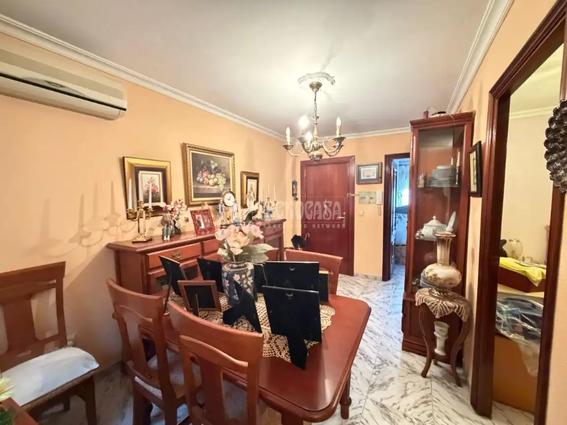 Dining room of Flat for sale in Sevilla  with Air Conditioner