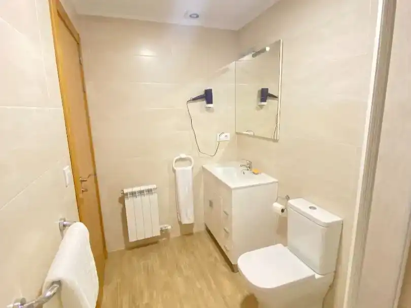 Bathroom of Flat for rent in Vigo   with Parquet flooring, Storage room and Furnished