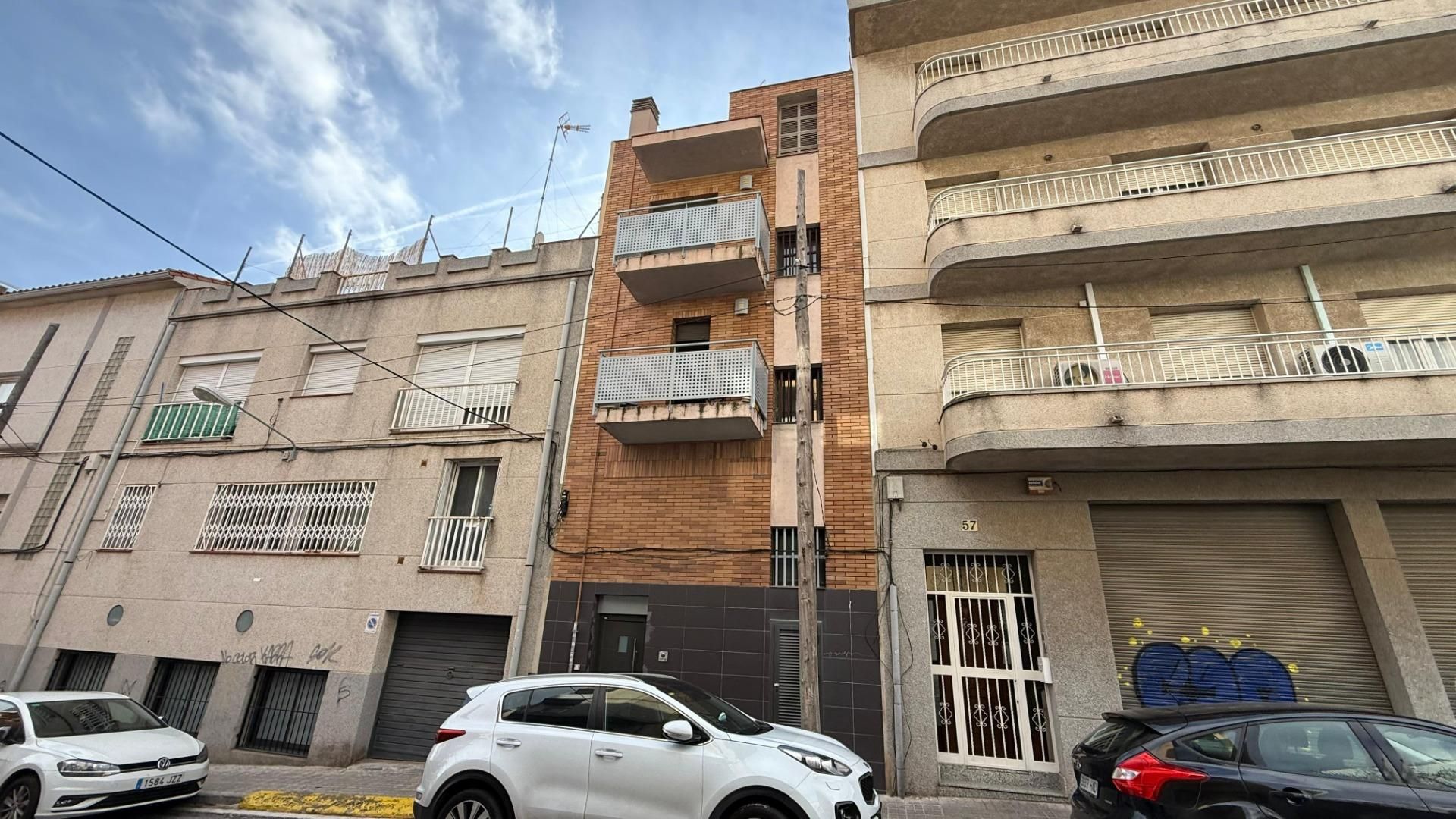 Vista exterior de Edifici en venda en Badalona