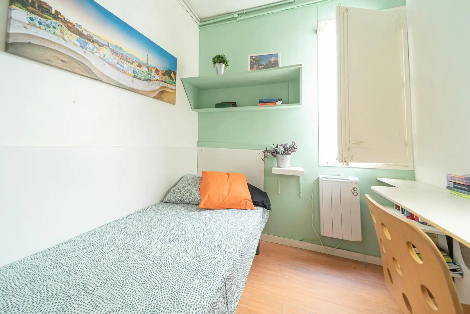 Habitación de Piso para compartir en  Barcelona Capital con Calefacción, Amueblado y Lavadora