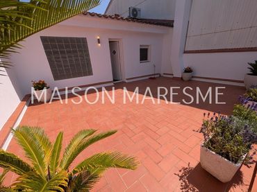 Terraced house with balcony for sale in Canet de Mar