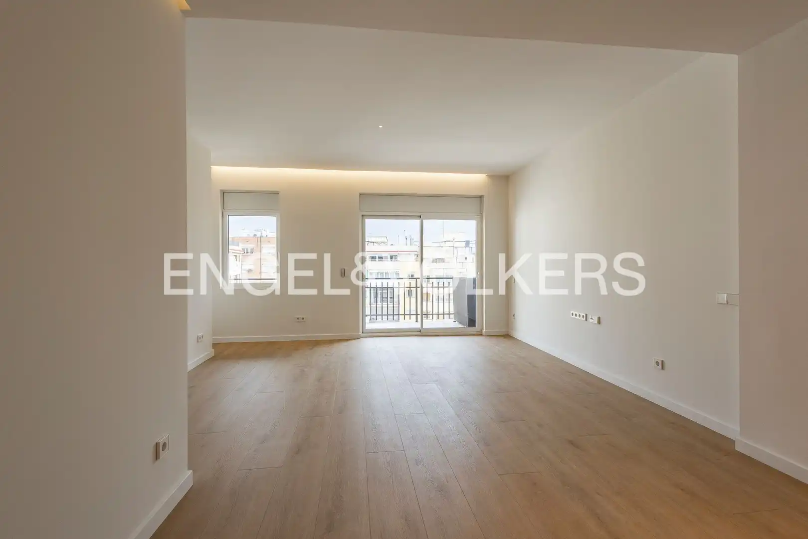 Exterior view of Flat for sale in Barcelona  with Air Conditioner, Heating and Parquet flooring