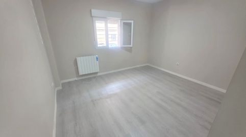 Photo 3 of Flat for sale in Calle Zuera, Simancas, Madrid Capital