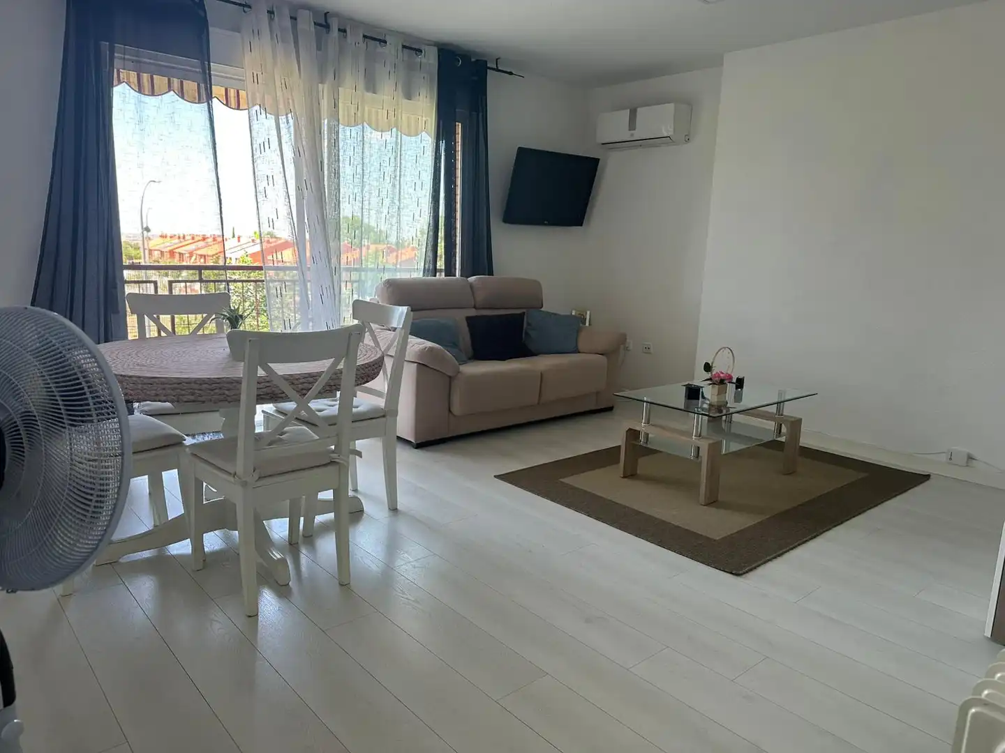 Living room of Flat for rent in Móstoles  with Heating, Terrace and Oven