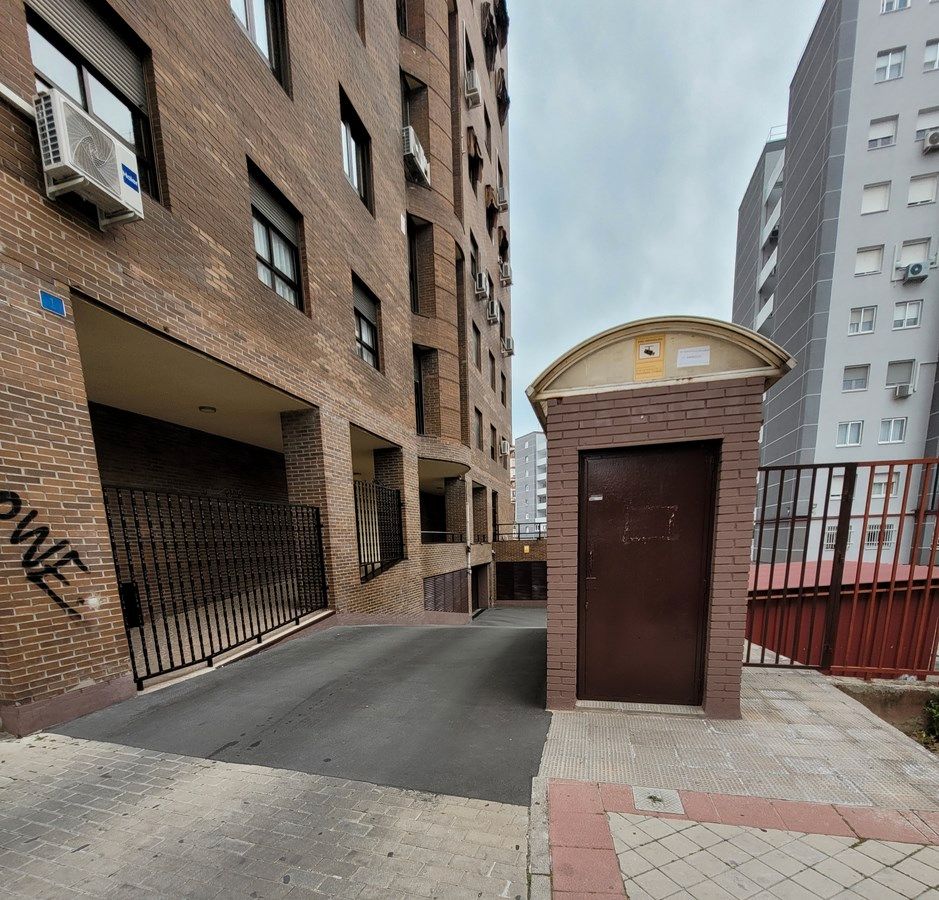 Exterior view of Garage for sale in Fuenlabrada