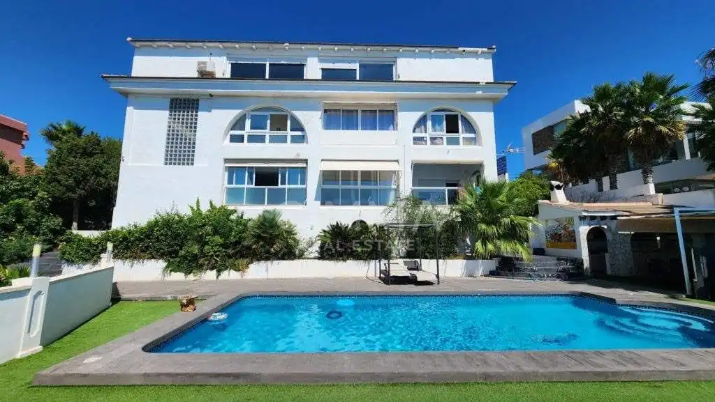 Chalet con terraza en venta en Rincón de Loix